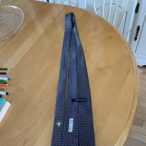 Versace 100% Silk tie - Picture 1 of 4